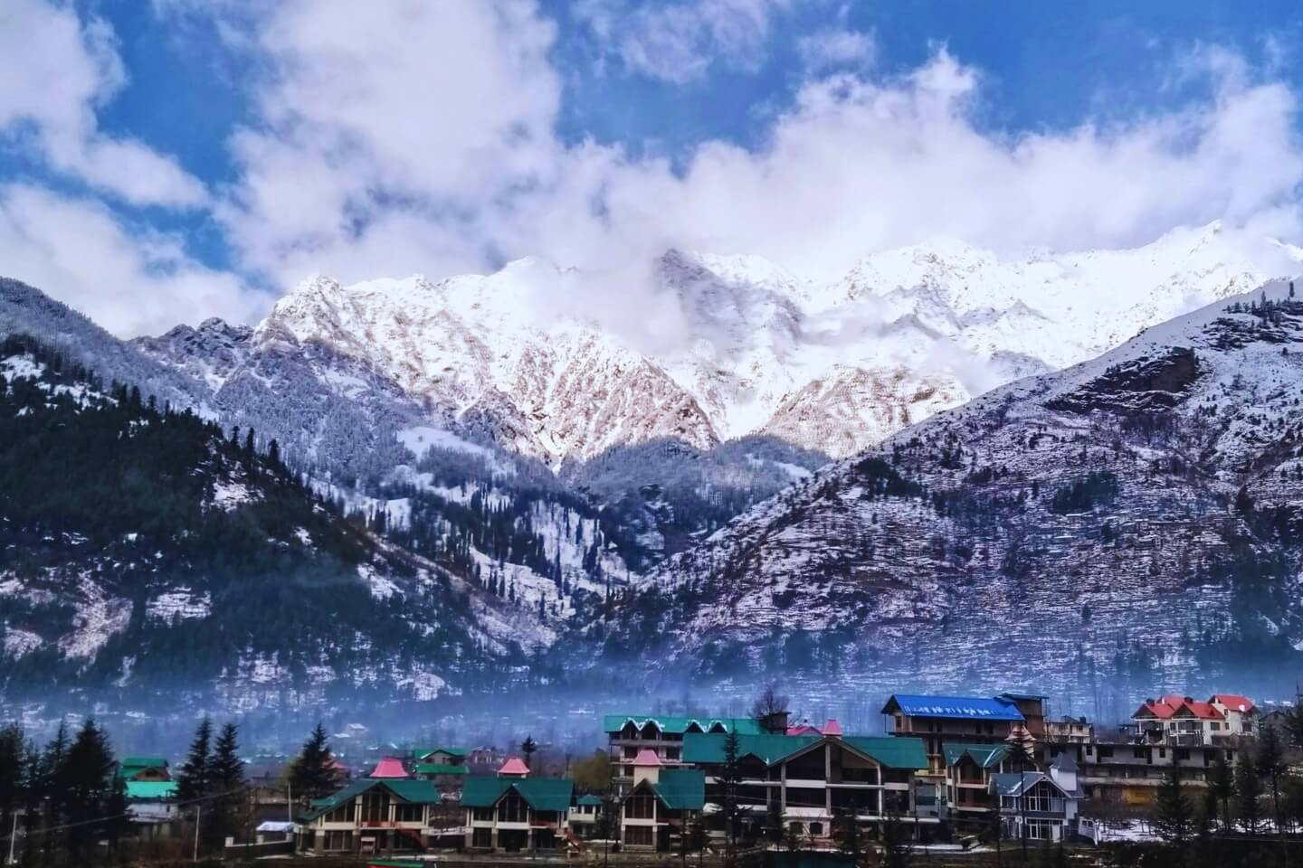 Love in the Hills: 4 Days / 3 Nights Manali Honeymoon Package